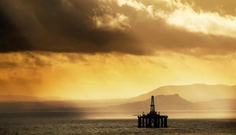 اولین قیمت نفت پس از موج دوم شیوع کرونا ، طلای سیاه به فرایند کاهشی بازگشت